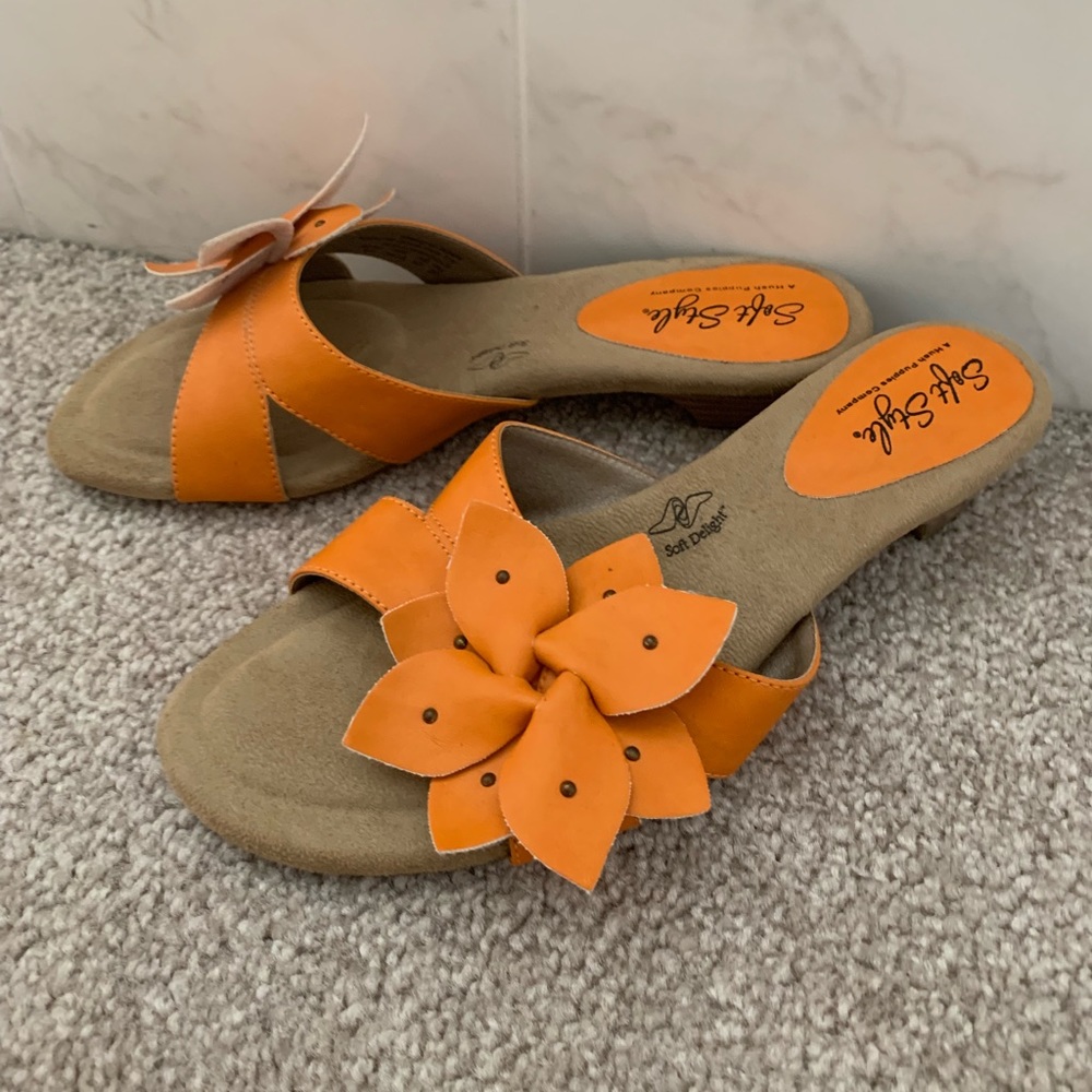 🎉HP🎉NWOT Women’s Super Cute Sandals🎉 - Picture 2 of 8